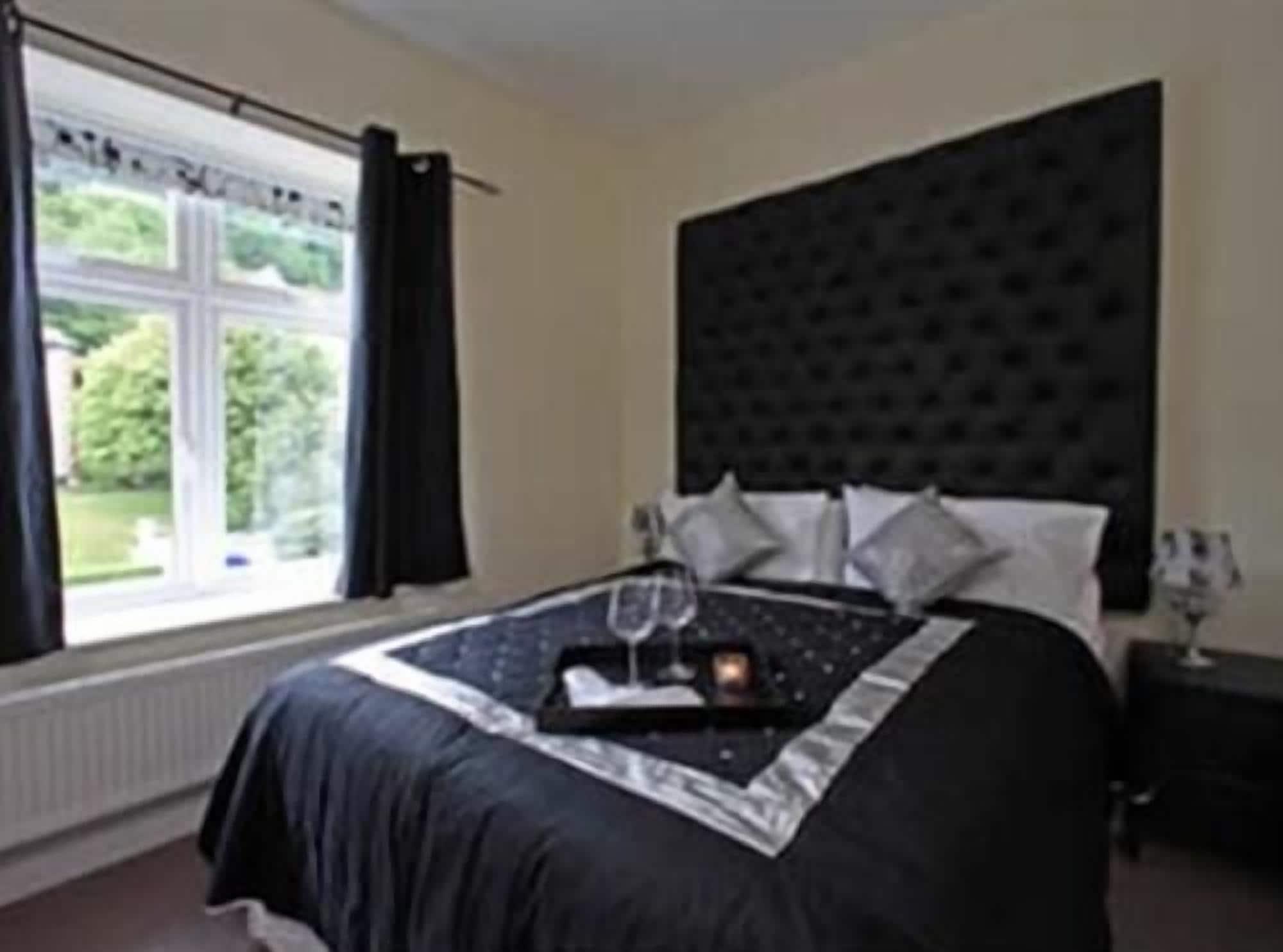 Space Boutique B&B Llandudno Extérieur photo